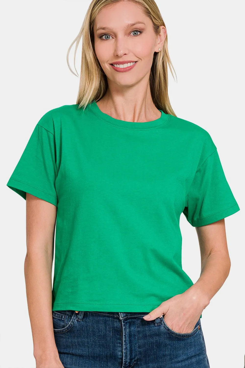 Zenana Round Neck Short Sleeve Cropped T-Shirt.